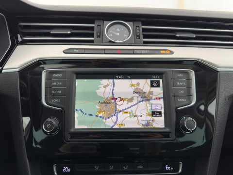 Volkswagen Passat Variant 1.4 TSI GTE (Plug-In) Aut. *FULL-LED | NAVI-FULLMAP | SPORTSEATS | PRIVACY-GLASS | ECC | PARKPILOT | CRUISE | TOWBAR | AMBIENTLIGHT | KEYLESS | 17''ALU*