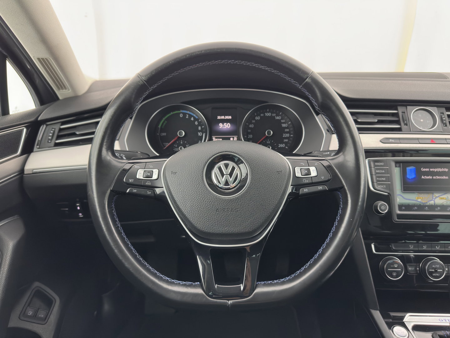 Volkswagen Passat Variant 1.4 TSI GTE (Plug-In) Aut. *FULL-LED | NAVI-FULLMAP | SPORTSEATS | PRIVACY-GLASS | ECC | PARKPILOT | CRUISE | TOWBAR | AMBIENTLIGHT | KEYLESS | 17''ALU*