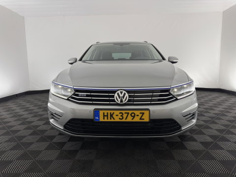 Volkswagen Passat Variant 1.4 TSI GTE (Plug-In) Aut. *FULL-LED | NAVI-FULLMAP | SPORTSEATS | PRIVACY-GLASS | ECC | PARKPILOT | CRUISE | TOWBAR | AMBIENTLIGHT | KEYLESS | 17''ALU*