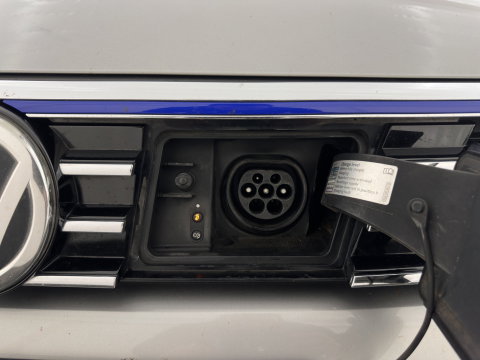 Volkswagen Passat Variant 1.4 TSI GTE (Plug-In) Aut. *FULL-LED | NAVI-FULLMAP | SPORTSEATS | PRIVACY-GLASS | ECC | PARKPILOT | CRUISE | TOWBAR | AMBIENTLIGHT | KEYLESS | 17''ALU*