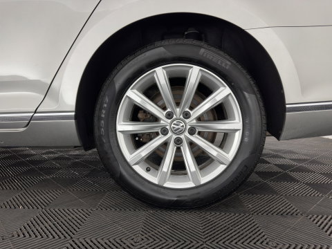 Volkswagen Passat Variant 1.4 TSI GTE (Plug-In) Aut. *FULL-LED | NAVI-FULLMAP | SPORTSEATS | PRIVACY-GLASS | ECC | PARKPILOT | CRUISE | TOWBAR | AMBIENTLIGHT | KEYLESS | 17''ALU*