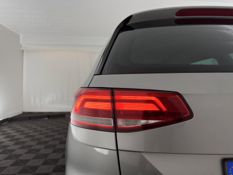 Volkswagen Passat Variant 1.4 TSI GTE (Plug-In) Aut. *FULL-LED | NAVI-FULLMAP | SPORTSEATS | PRIVACY-GLASS | ECC | PARKPILOT | CRUISE | TOWBAR | AMBIENTLIGHT | KEYLESS | 17''ALU*