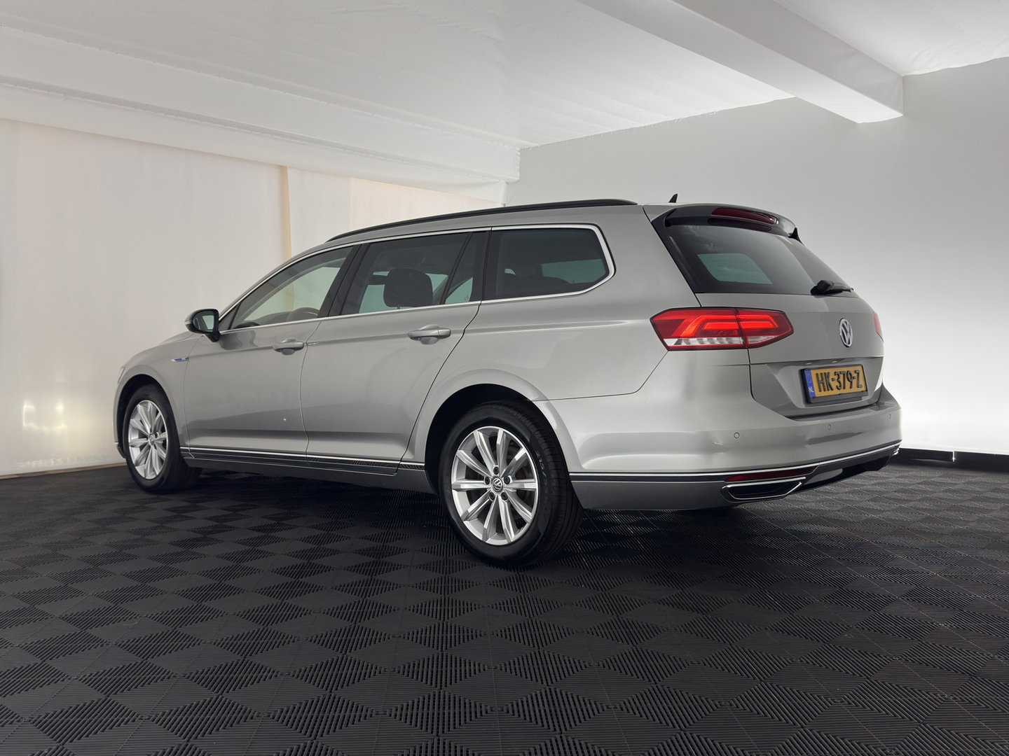 Volkswagen Passat Variant 1.4 TSI GTE (Plug-In) Aut. *FULL-LED | NAVI-FULLMAP | SPORTSEATS | PRIVACY-GLASS | ECC | PARKPILOT | CRUISE | TOWBAR | AMBIENTLIGHT | KEYLESS | 17''ALU*