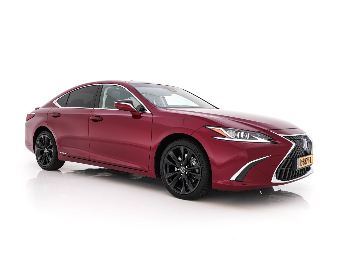 Lexus ES 300h Business Line (INCL-BTW) Aut. *PANO | LEATHER | FULL-LED | ADAPTIVE-CRUISE | BLINDSPOT | KEYLESS | CAMERA | HEATED-COMFORTSEATS | NAVI-FULLMAP | PRIVACY-GLASS | SHIFTPADDLES | ECC | PDC | 19''ALU*