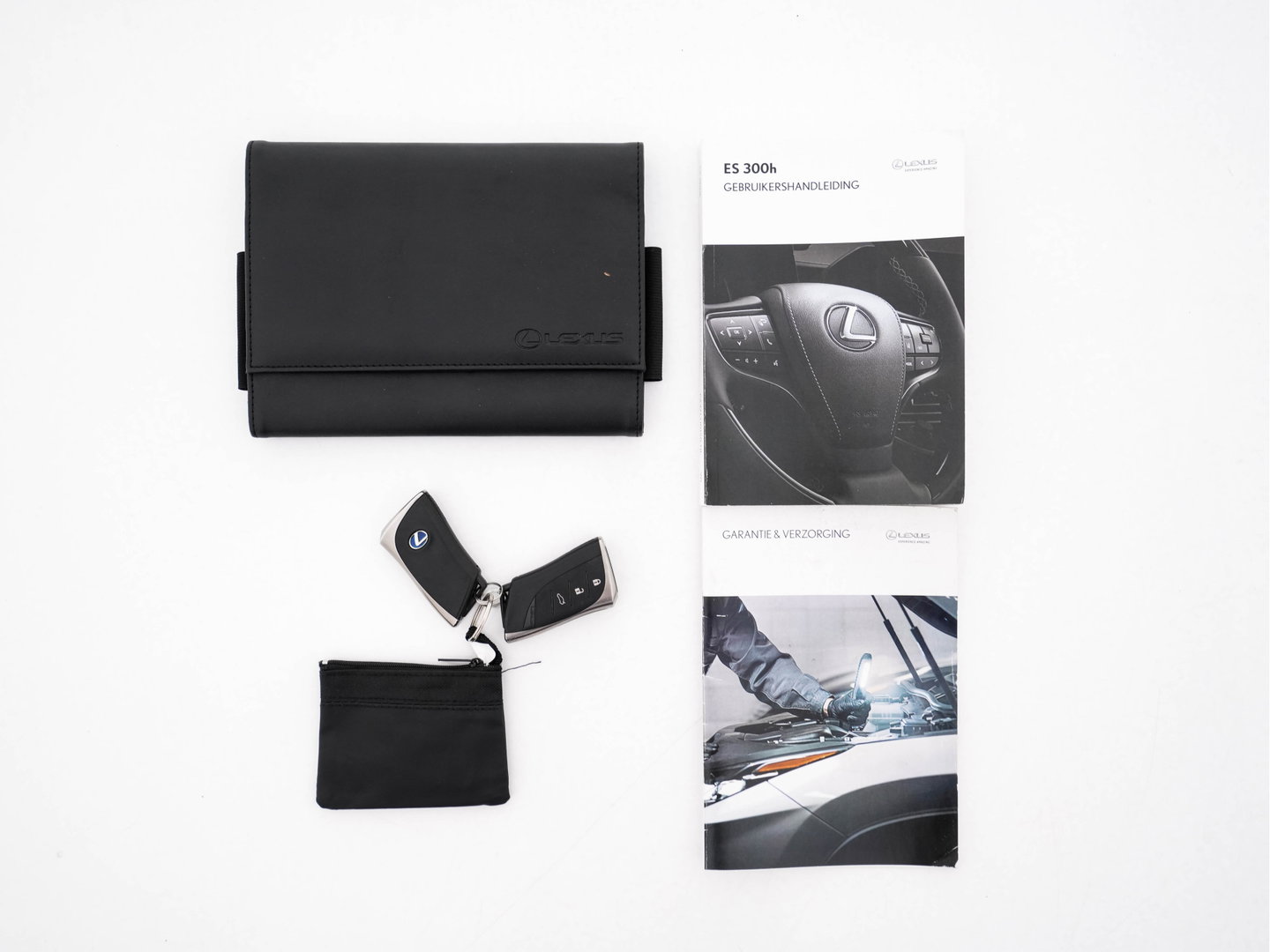 Lexus ES 300h Business Line (INCL-BTW) Aut. *PANO | LEATHER | FULL-LED | ADAPTIVE-CRUISE | BLINDSPOT | KEYLESS | CAMERA | HEATED-COMFORTSEATS | NAVI-FULLMAP | PRIVACY-GLASS | SHIFTPADDLES | ECC | PDC | 19''ALU*