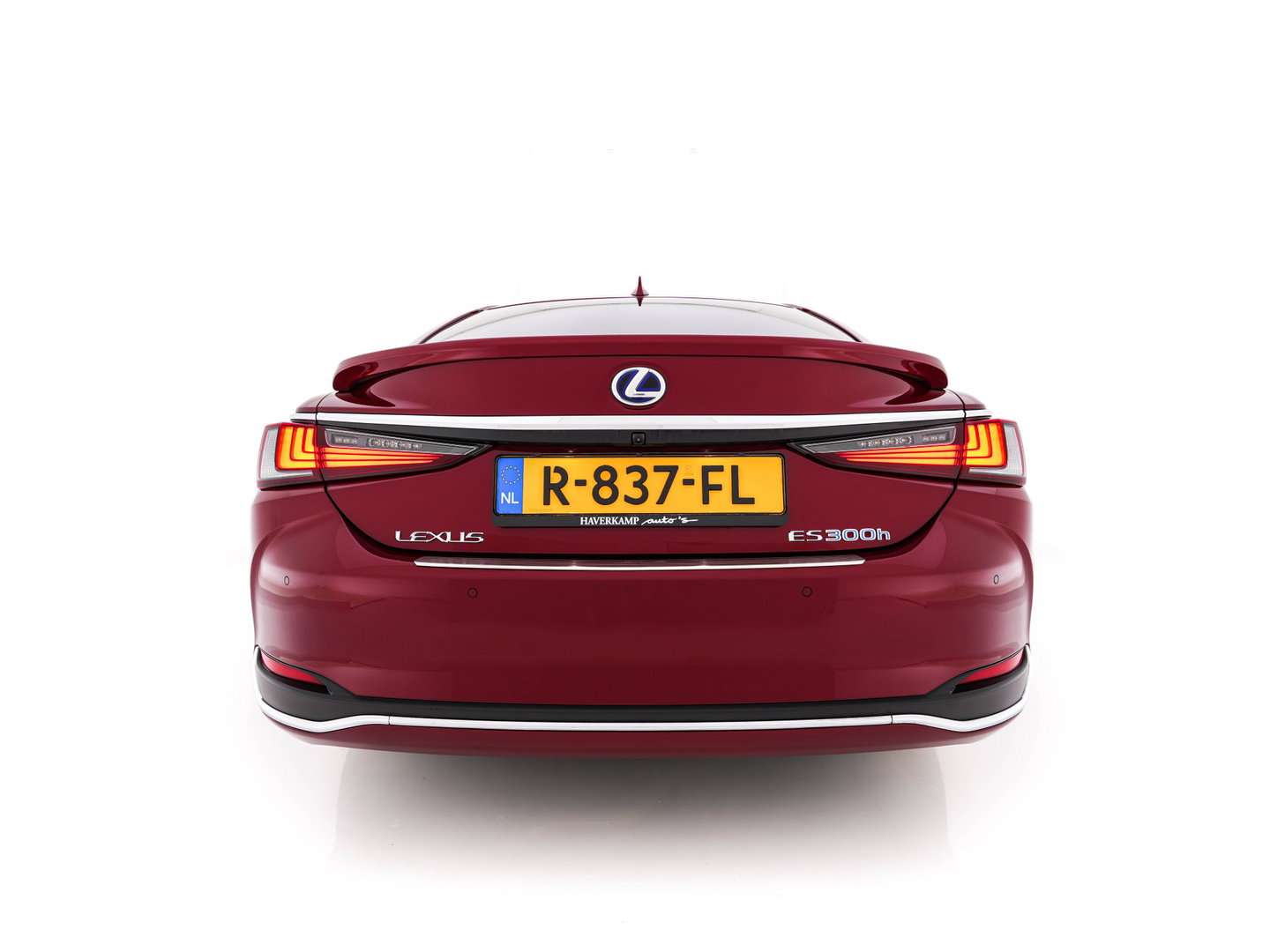 Lexus ES 300h Business Line (INCL-BTW) Aut. *PANO | LEATHER | FULL-LED | ADAPTIVE-CRUISE | BLINDSPOT | KEYLESS | CAMERA | HEATED-COMFORTSEATS | NAVI-FULLMAP | PRIVACY-GLASS | SHIFTPADDLES | ECC | PDC | 19''ALU*