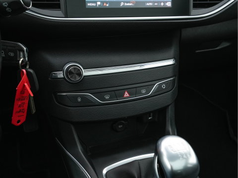 Peugeot 308 1.5 BlueHDi Blue Lease Premium *PANO | NAVI-FULLMAP | CAMERA | SPORTSEATS | DAB | PRIVACY-GLASS | ECC | PDC | CRUISE | TOWBAR | 16''ALU*