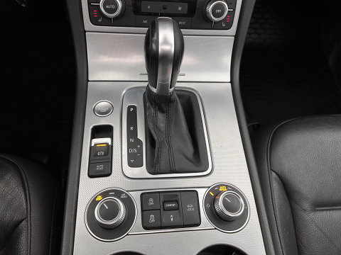 Volkswagen Touareg 3.0 TDI Highline Aut. *PANO | LEATHER | BI-XENON | TOPVIEW | BLINDSPOT | DYNAUDIO | AIR-SUSPENSION | NAVI-FULLMAP | PRIVACY-GLASS | SHIFTPADDLES | ADAPTIVE-CRUISE | ECC | TOWBAR | PDC | 20''ALU*