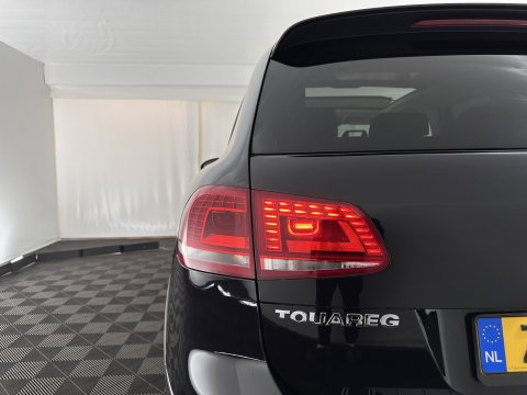 Volkswagen Touareg 3.0 TDI Highline Aut. *PANO | LEATHER | BI-XENON | TOPVIEW | BLINDSPOT | DYNAUDIO | AIR-SUSPENSION | NAVI-FULLMAP | PRIVACY-GLASS | SHIFTPADDLES | ADAPTIVE-CRUISE | ECC | TOWBAR | PDC | 20''ALU*