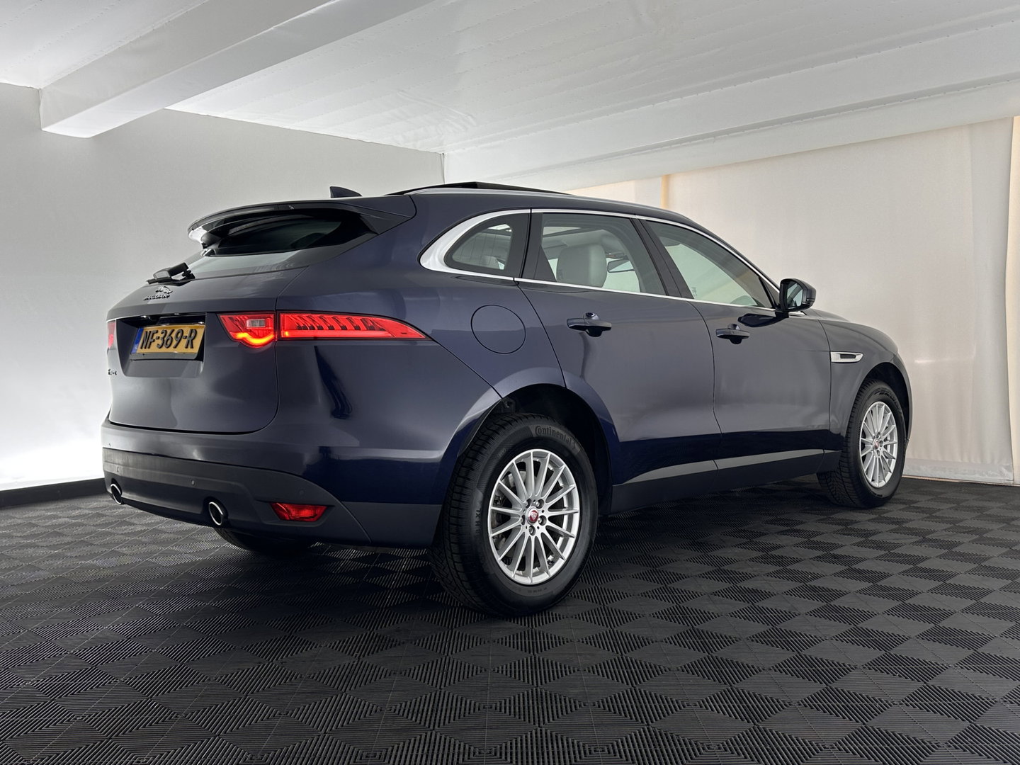 Jaguar F-Pace 3.0 S AWD 30d Aut. *PANO | LEATHER | XENON | DIGI-COCKPIT | NAVI-FULLMAP | CAMERA | SHIFTPADDLES | ECC | AMBIENTLIGHT | LANE-ASSIST | HEATED-VENTILATED-COMFORTSEATS | PDC | CRUISE | 18''ALU