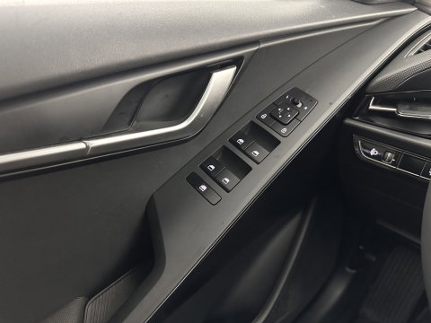Kia Niro 1.6 GDi Hybrid ComfortLine (INCL-BTW) Aut. *ADAPTIVE-CRUISE | DIGI-COCKPIT | CARPLAY | CAMERA | COMFORTSEATS | DAB | ECC | PDC | CRUISE | TOWBAR | 16''ALU*
