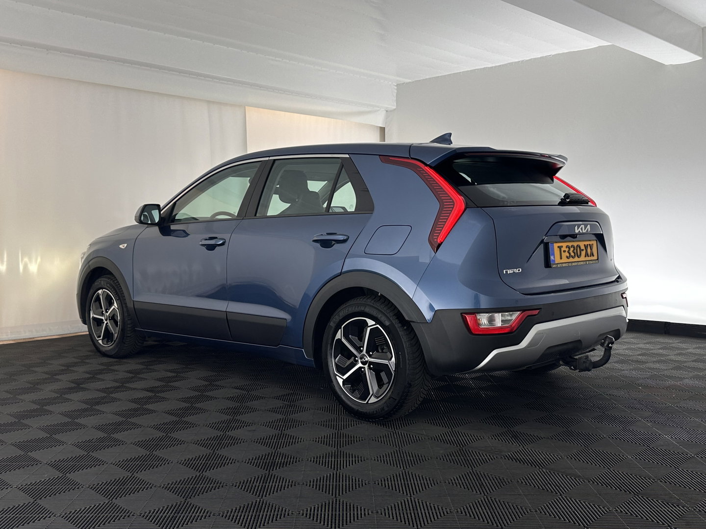 Kia Niro 1.6 GDi Hybrid ComfortLine (INCL-BTW) Aut. *ADAPTIVE-CRUISE | DIGI-COCKPIT | CARPLAY | CAMERA | COMFORTSEATS | DAB | ECC | PDC | CRUISE | TOWBAR | 16''ALU*