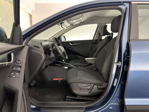 Kia Niro 1.6 GDi Hybrid ComfortLine (INCL-BTW) Aut. *ADAPTIVE-CRUISE | DIGI-COCKPIT | CARPLAY | CAMERA | COMFORTSEATS | DAB | ECC | PDC | CRUISE | TOWBAR | 16''ALU*