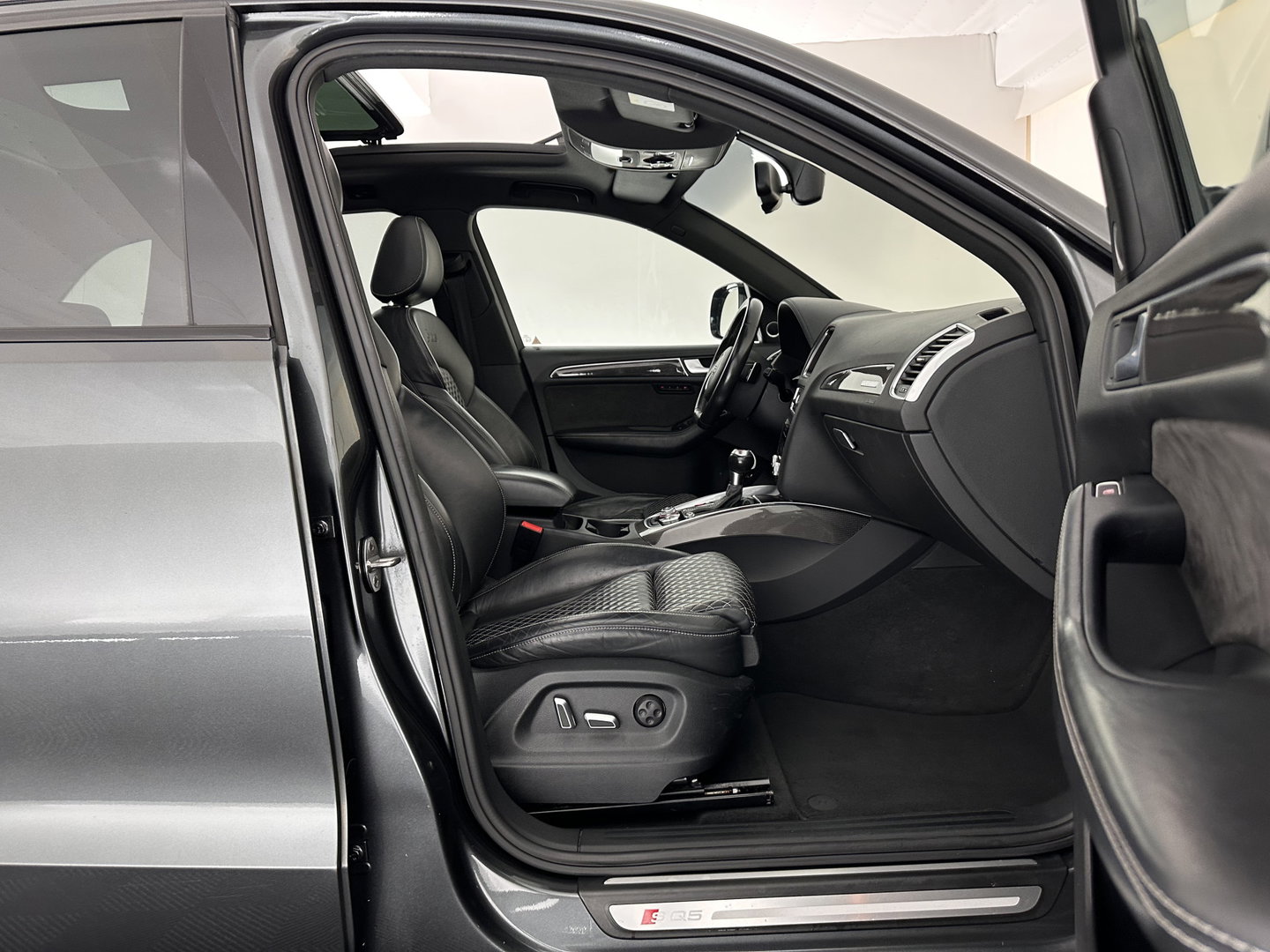 Audi SQ5 3.0 TDI S-line-Plus Quattro Pro Line Aut. *PANO | DESIGN-LEATHER | XENON | B&O-AUDIO | BLINDSPOT | HEATED-SPORTSEATS | KEYLESS | CAMERA | NAVI-FULLMAP | PRIVACY-GLASS | MEMORY-PACK | CARBON-INLAY | SHIFTPADDLES  |  ADAPT.CRUISE
