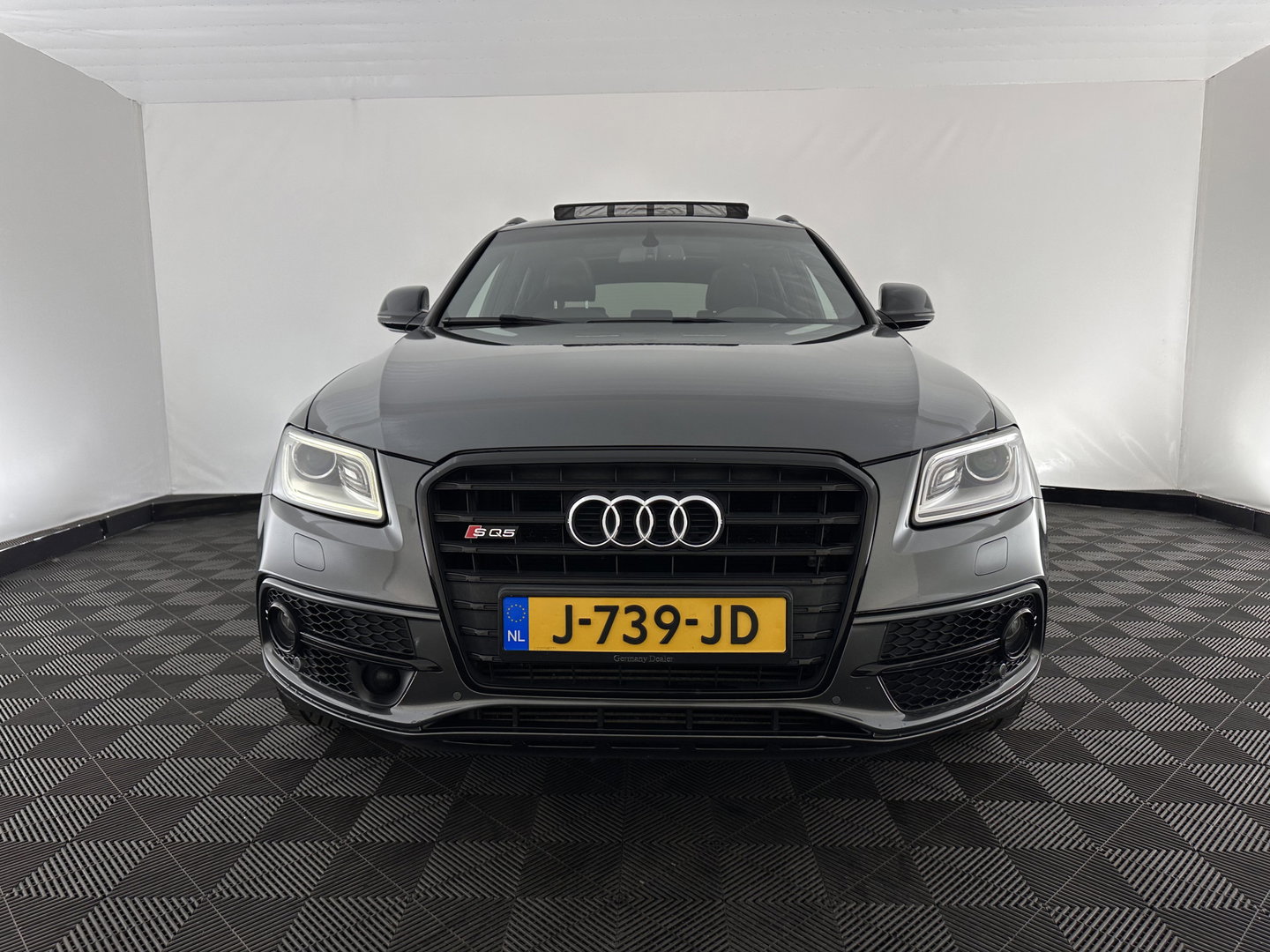 Audi SQ5 3.0 TDI S-line-Plus Quattro Pro Line Aut. *PANO | DESIGN-LEATHER | XENON | B&O-AUDIO | BLINDSPOT | HEATED-SPORTSEATS | KEYLESS | CAMERA | NAVI-FULLMAP | PRIVACY-GLASS | MEMORY-PACK | CARBON-INLAY | SHIFTPADDLES  |  ADAPT.CRUISE