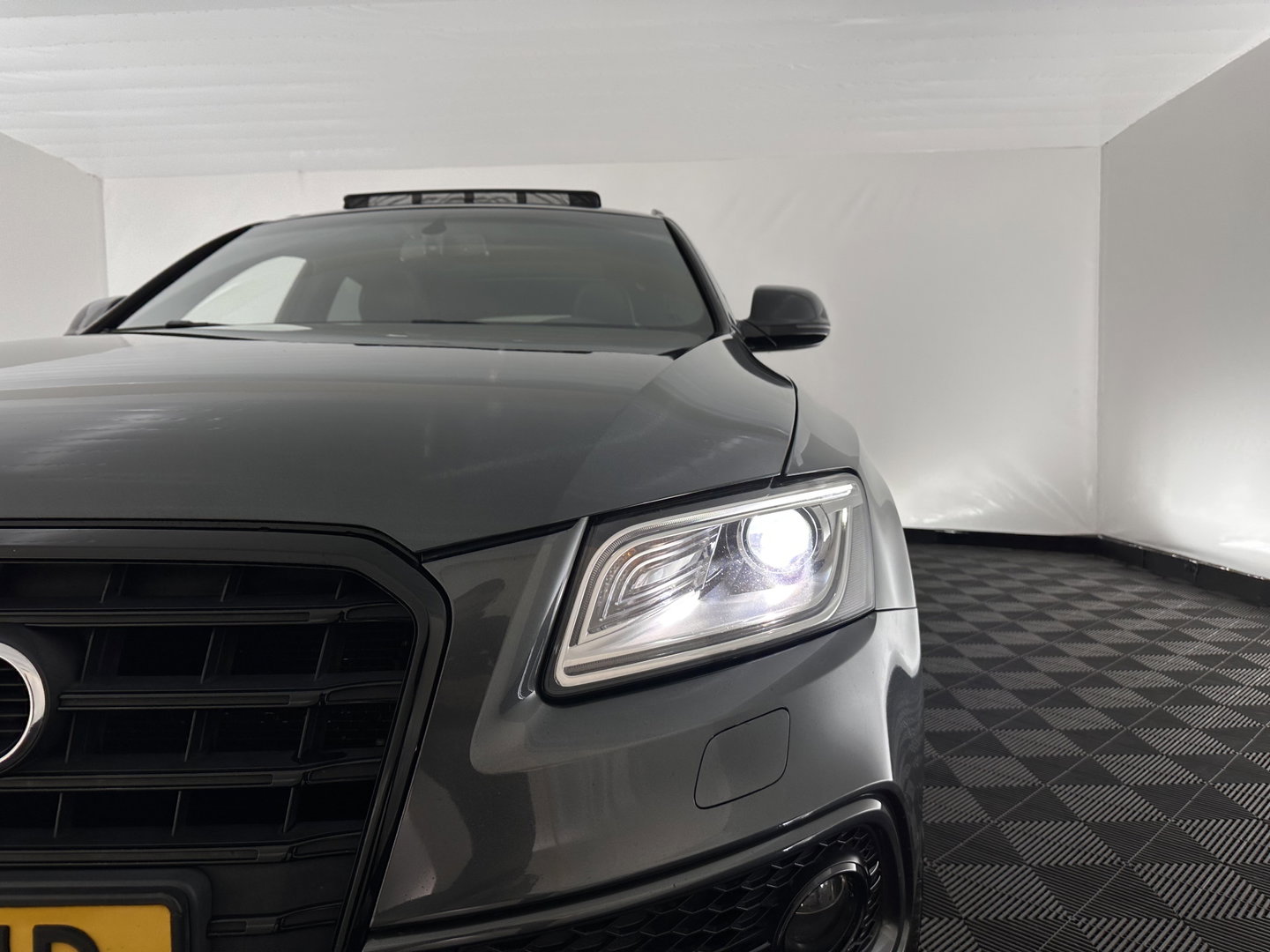 Audi SQ5 3.0 TDI S-line-Plus Quattro Pro Line Aut. *PANO | DESIGN-LEATHER | XENON | B&O-AUDIO | BLINDSPOT | HEATED-SPORTSEATS | KEYLESS | CAMERA | NAVI-FULLMAP | PRIVACY-GLASS | MEMORY-PACK | CARBON-INLAY | SHIFTPADDLES  |  ADAPT.CRUISE