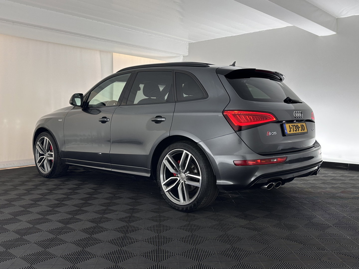 Audi SQ5 3.0 TDI S-line-Plus Quattro Pro Line Aut. *PANO | DESIGN-LEATHER | XENON | B&O-AUDIO | BLINDSPOT | HEATED-SPORTSEATS | KEYLESS | CAMERA | NAVI-FULLMAP | PRIVACY-GLASS | MEMORY-PACK | CARBON-INLAY | SHIFTPADDLES  |  ADAPT.CRUISE