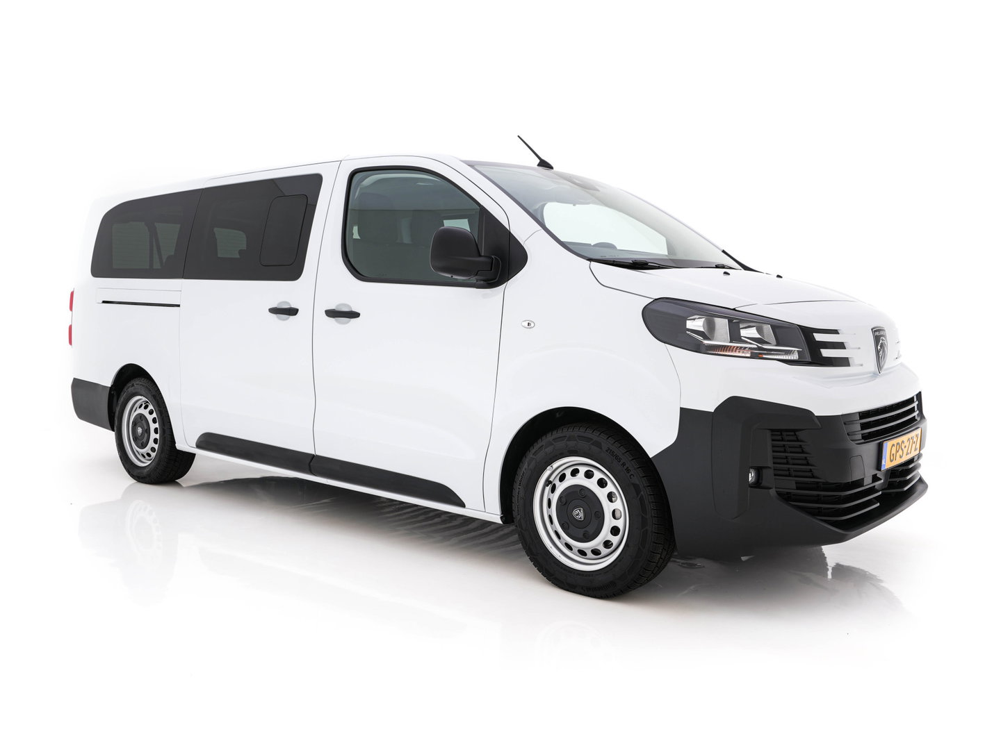 Peugeot e-Expert Long 75 kWh Facelift [ 9-Pers. ] [ 3-Fase-11 kW] {SoH-98%} (INCL-BTW) *NAVI-FULLMAP | CAMERA | DIGI-COCKPIT | COMFORTSEATS | DAB | PRIVACY-GLASS | SHIFTPADDLES | AIRCO | CRUISE | PDC*