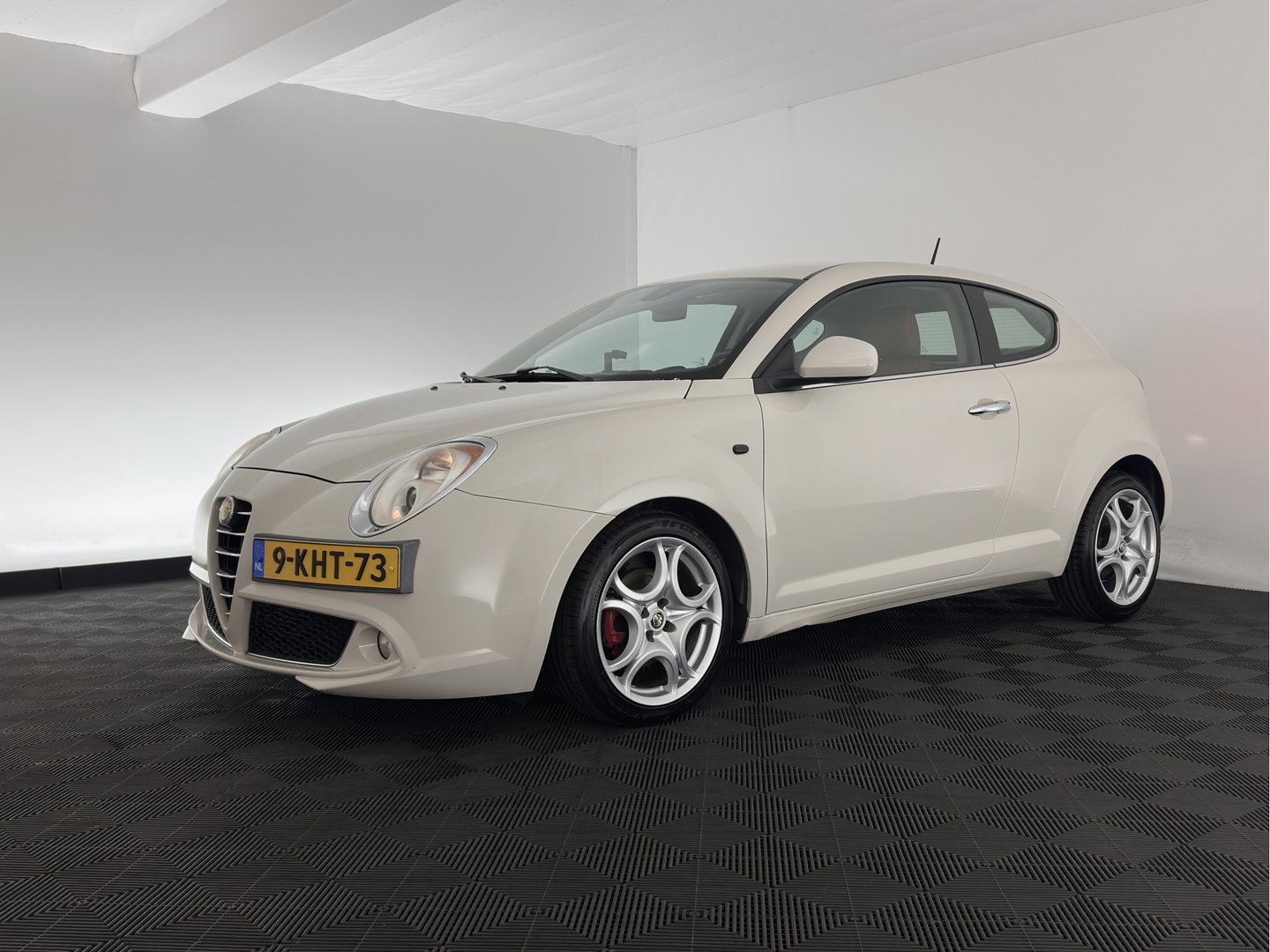 Alfa Romeo MiTo 1.3 JTDm ECO Distinctive *LEATHER | SPORTSEATS | ECC | PDC | TOWBAR | RADIO-CD | 17''ALU*