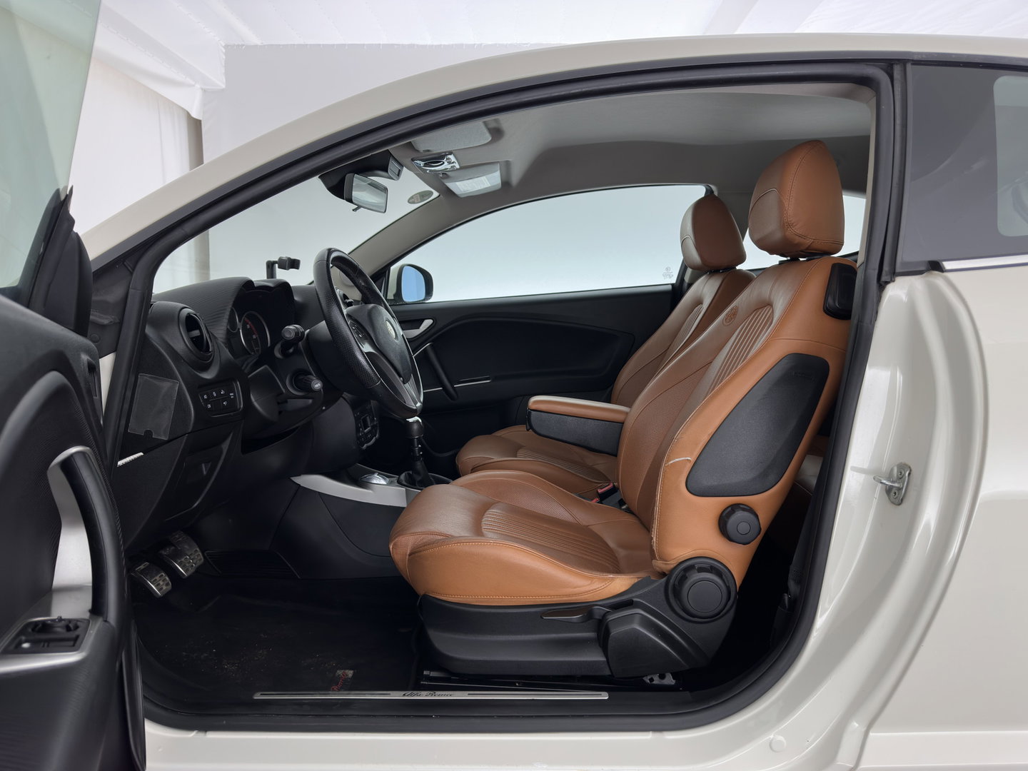 Alfa Romeo MiTo 1.3 JTDm ECO Distinctive *LEATHER | SPORTSEATS | ECC | PDC | TOWBAR | RADIO-CD | 17''ALU*