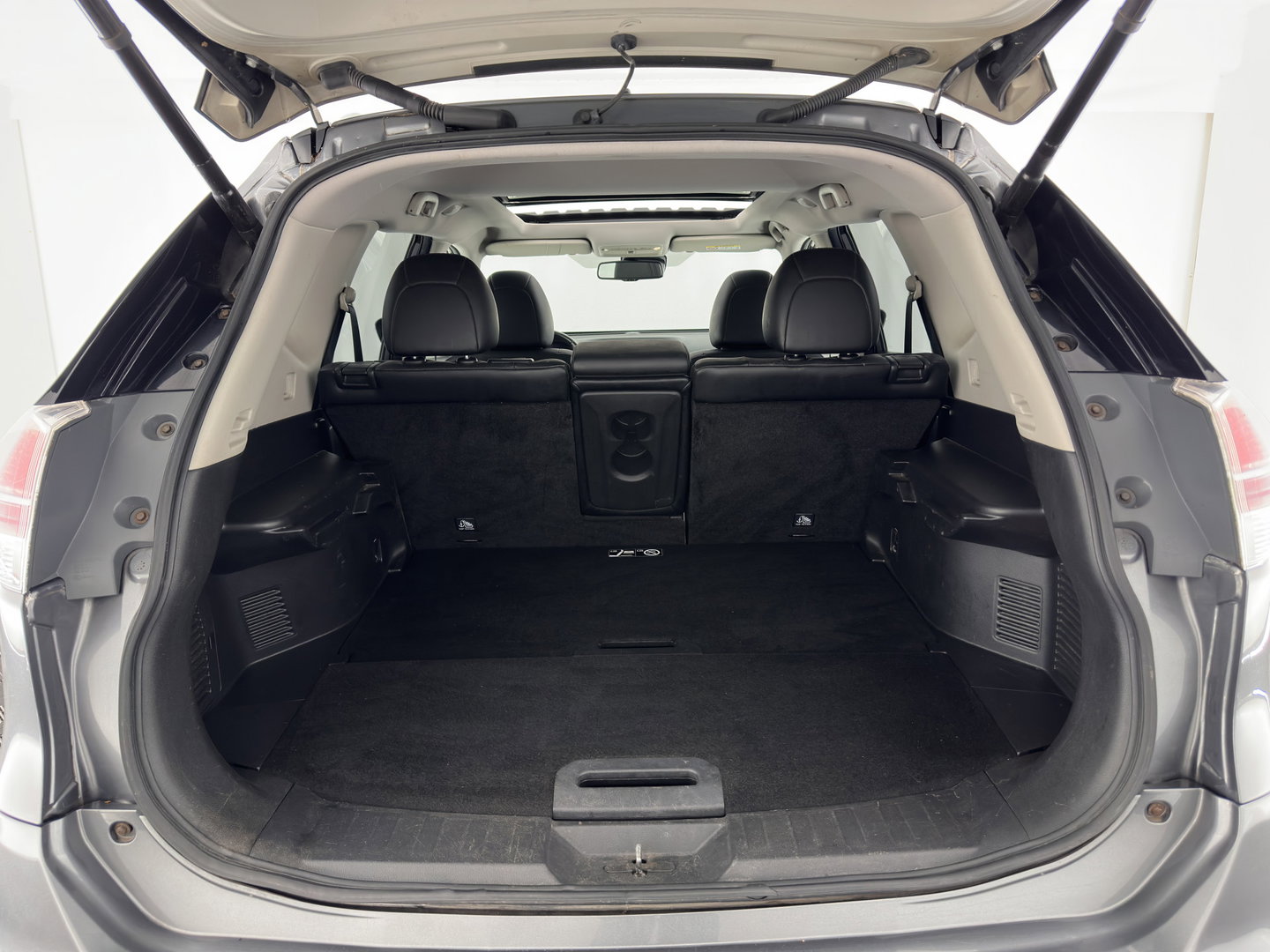 Nissan X-Trail 1.6 dCi Tekna Aut. *PANO | LEATHER | XENON | TOPVIEW | BLINDSPOT | KEYLESS | HEATED-COMFORTSEATS | NAVI-FULLMAP | PRIVACYGLASS | ECC | PDC | TOWBAR | 19''ALU*