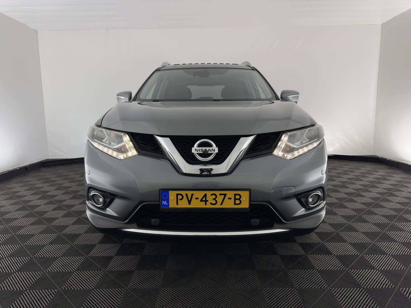 Nissan X-Trail 1.6 dCi Tekna Aut. *PANO | LEATHER | XENON | TOPVIEW | BLINDSPOT | KEYLESS | HEATED-COMFORTSEATS | NAVI-FULLMAP | PRIVACYGLASS | ECC | PDC | TOWBAR | 19''ALU*