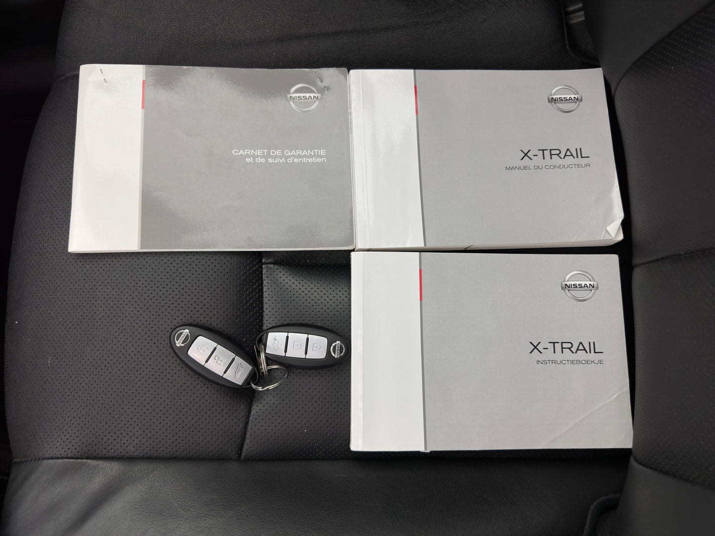 Nissan X-Trail 1.6 dCi Tekna Aut. *PANO | LEATHER | XENON | TOPVIEW | BLINDSPOT | KEYLESS | HEATED-COMFORTSEATS | NAVI-FULLMAP | PRIVACYGLASS | ECC | PDC | TOWBAR | 19''ALU*