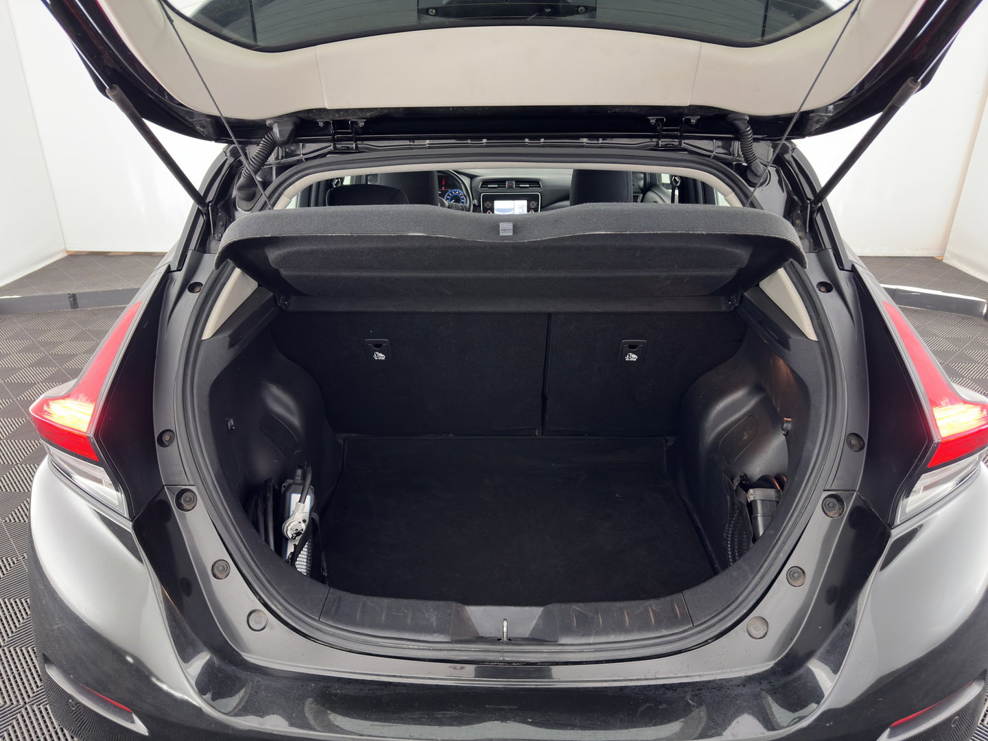 Nissan Leaf N-Connecta 40 kWh (INCL-BTW) Aut. *HEATPUMP | NAVI-FULLMAP | TOPVIEW | KEYLESS | BLINDSPOT |  DIGI-COCKPIT | HEATED-COMFORTSEATS | DAB | PRIVACYGLASS | ECC | ADAPTIVE-CRUISE | PDC | CARPLAY | 16"ALU*