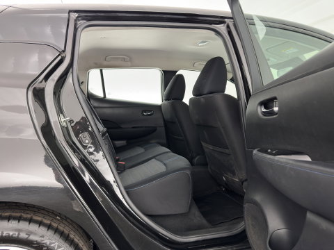 Nissan Leaf N-Connecta 40 kWh (INCL-BTW) Aut. *HEATPUMP | NAVI-FULLMAP | TOPVIEW | KEYLESS | BLINDSPOT |  DIGI-COCKPIT | HEATED-COMFORTSEATS | DAB | PRIVACYGLASS | ECC | ADAPTIVE-CRUISE | PDC | CARPLAY | 16"ALU*