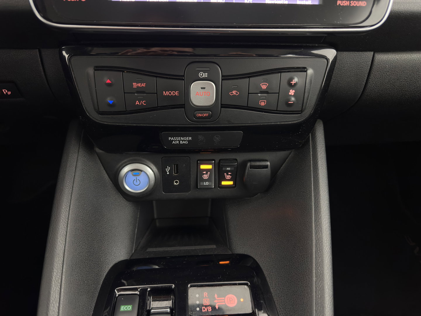 Nissan Leaf N-Connecta 40 kWh (INCL-BTW) Aut. *HEATPUMP | NAVI-FULLMAP | TOPVIEW | KEYLESS | BLINDSPOT |  DIGI-COCKPIT | HEATED-COMFORTSEATS | DAB | PRIVACYGLASS | ECC | ADAPTIVE-CRUISE | PDC | CARPLAY | 16"ALU*