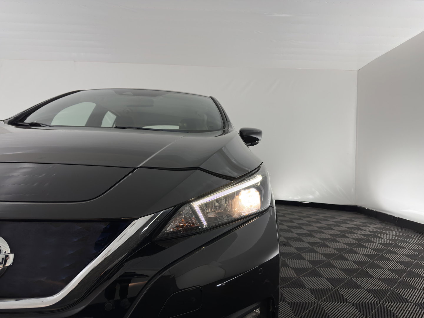 Nissan Leaf N-Connecta 40 kWh (INCL-BTW) Aut. *HEATPUMP | NAVI-FULLMAP | TOPVIEW | KEYLESS | BLINDSPOT |  DIGI-COCKPIT | HEATED-COMFORTSEATS | DAB | PRIVACYGLASS | ECC | ADAPTIVE-CRUISE | PDC | CARPLAY | 16"ALU*