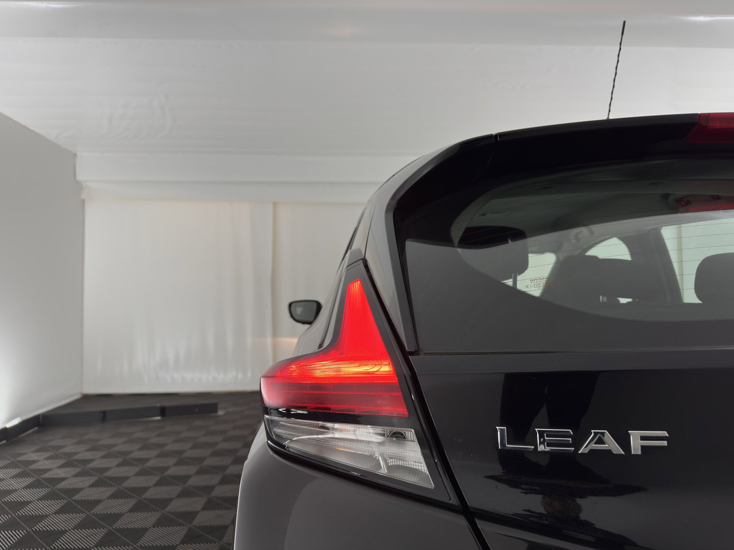 Nissan Leaf N-Connecta 40 kWh (INCL-BTW) Aut. *HEATPUMP | NAVI-FULLMAP | TOPVIEW | KEYLESS | BLINDSPOT |  DIGI-COCKPIT | HEATED-COMFORTSEATS | DAB | PRIVACYGLASS | ECC | ADAPTIVE-CRUISE | PDC | CARPLAY | 16"ALU*