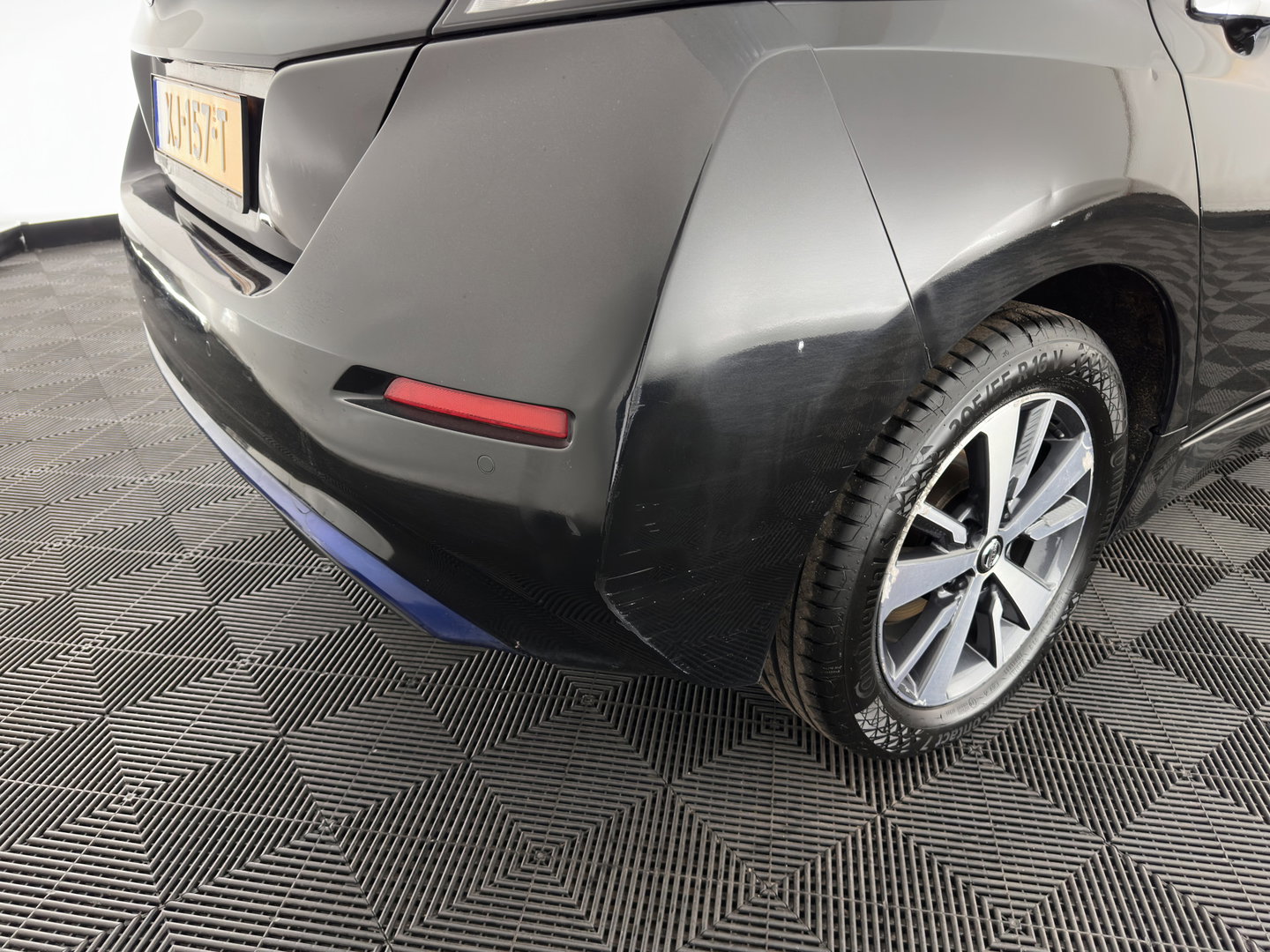 Nissan Leaf N-Connecta 40 kWh (INCL-BTW) Aut. *HEATPUMP | NAVI-FULLMAP | TOPVIEW | KEYLESS | BLINDSPOT |  DIGI-COCKPIT | HEATED-COMFORTSEATS | DAB | PRIVACYGLASS | ECC | ADAPTIVE-CRUISE | PDC | CARPLAY | 16"ALU*