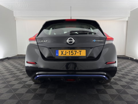 Nissan Leaf N-Connecta 40 kWh (INCL-BTW) Aut. *HEATPUMP | NAVI-FULLMAP | TOPVIEW | KEYLESS | BLINDSPOT |  DIGI-COCKPIT | HEATED-COMFORTSEATS | DAB | PRIVACYGLASS | ECC | ADAPTIVE-CRUISE | PDC | CARPLAY | 16"ALU*