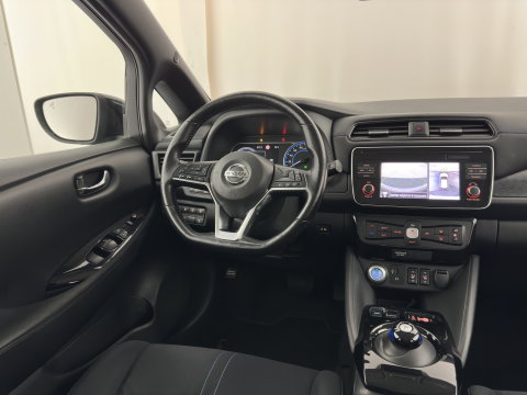 Nissan Leaf N-Connecta 40 kWh (INCL-BTW) Aut. *HEATPUMP | NAVI-FULLMAP | TOPVIEW | KEYLESS | BLINDSPOT |  DIGI-COCKPIT | HEATED-COMFORTSEATS | DAB | PRIVACYGLASS | ECC | ADAPTIVE-CRUISE | PDC | CARPLAY | 16"ALU*