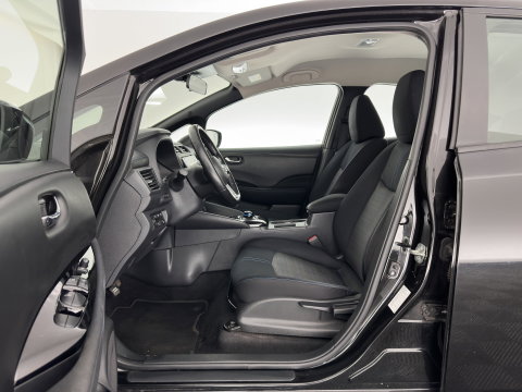 Nissan Leaf N-Connecta 40 kWh (INCL-BTW) Aut. *HEATPUMP | NAVI-FULLMAP | TOPVIEW | KEYLESS | BLINDSPOT |  DIGI-COCKPIT | HEATED-COMFORTSEATS | DAB | PRIVACYGLASS | ECC | ADAPTIVE-CRUISE | PDC | CARPLAY | 16"ALU*