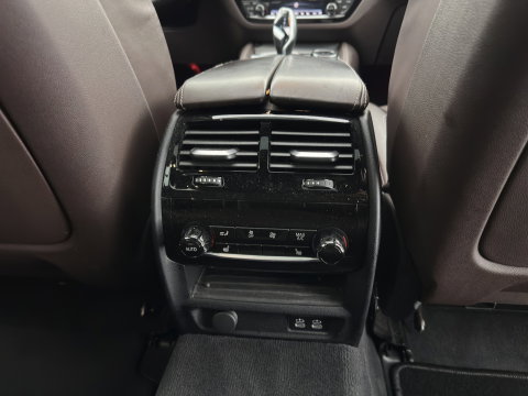 BMW 5 Serie Touring M550d xDrive High Executive M-Sportpack Aut. *PANO | LEATHER | LASER-LED | BLINDSPOT | MEMORY-PACK | HARMAN/KARDON |  DIGI-COCKPIT | AMBIENTLIGHT | SHIFTPADDLES | HEAD-UP | ADAPTIVE-CRUISE | TOWBAR | 19''ALU*