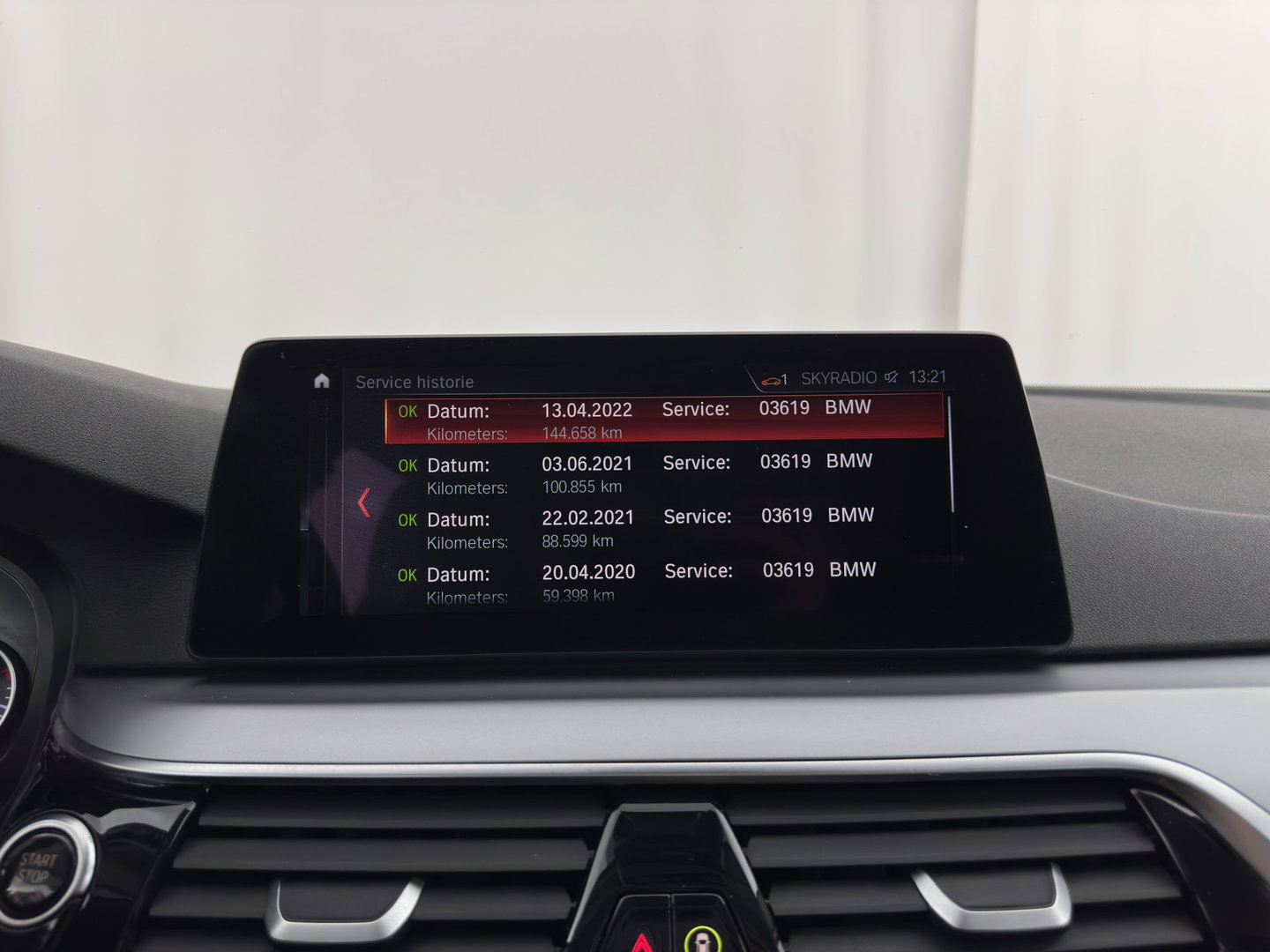 BMW 5 Serie Touring 520d High Executive *LEATHER | FULL-LED | MEMORY-PACK | HEATED-COMFORTSEATS | NAVI-FULLMAP | ECC | PDC | CRUISE | KEYLESS | TOWBAR |  20''ALU*