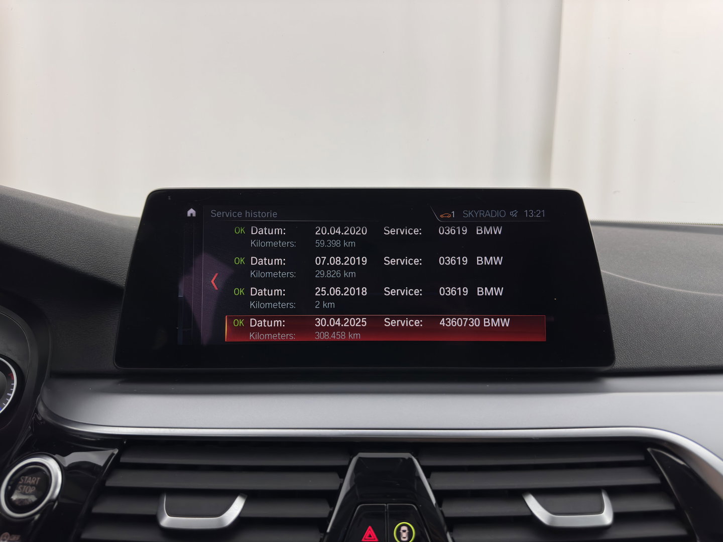 BMW 5 Serie Touring 520d High Executive *LEATHER | FULL-LED | MEMORY-PACK | HEATED-COMFORTSEATS | NAVI-FULLMAP | ECC | PDC | CRUISE | KEYLESS | TOWBAR |  20''ALU*