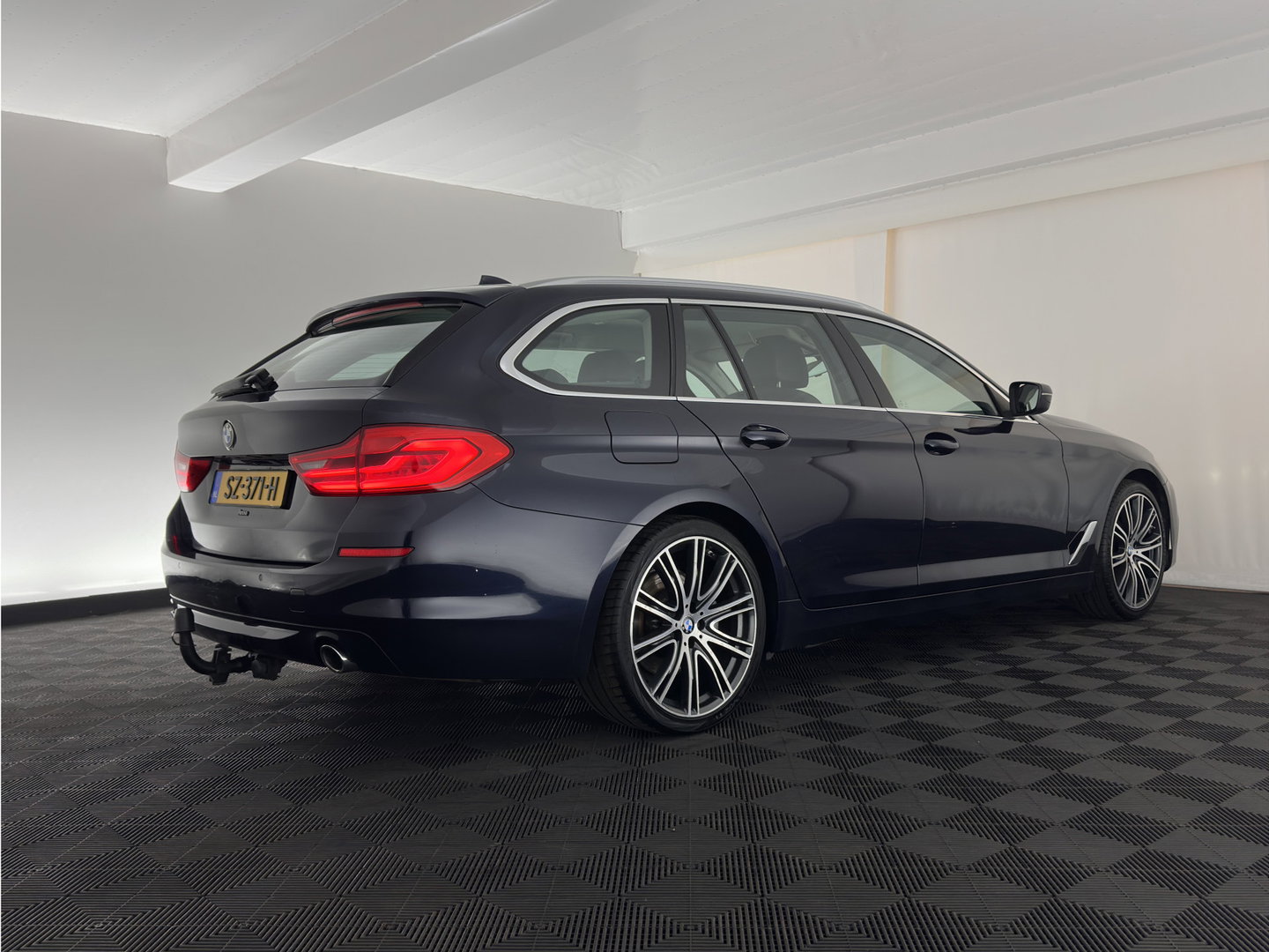 BMW 5 Serie Touring 520d High Executive *LEATHER | FULL-LED | MEMORY-PACK | HEATED-COMFORTSEATS | NAVI-FULLMAP | ECC | PDC | CRUISE | KEYLESS | TOWBAR |  20''ALU*