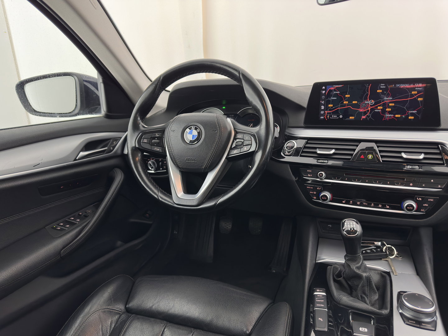 BMW 5 Serie Touring 520d High Executive *LEATHER | FULL-LED | MEMORY-PACK | HEATED-COMFORTSEATS | NAVI-FULLMAP | ECC | PDC | CRUISE | KEYLESS | TOWBAR |  20''ALU*