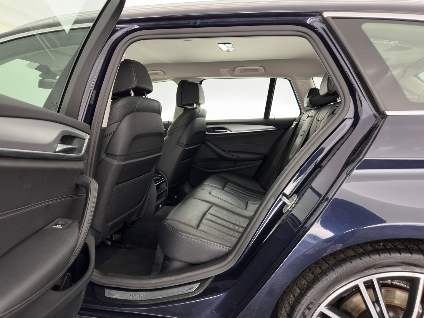 BMW 5 Serie Touring 520d High Executive *LEATHER | FULL-LED | MEMORY-PACK | HEATED-COMFORTSEATS | NAVI-FULLMAP | ECC | PDC | CRUISE | KEYLESS | TOWBAR |  20''ALU*