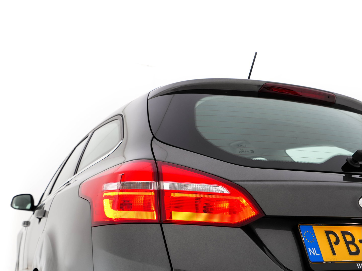 Ford FOCUS Wagon 1.5 TDCI Titanium *NAVI-FULLMAP | KEYLESS | COMFORTSEATS | SYNC-AUDIO | ECC | PDC | CRUISE | 16''ALU*
