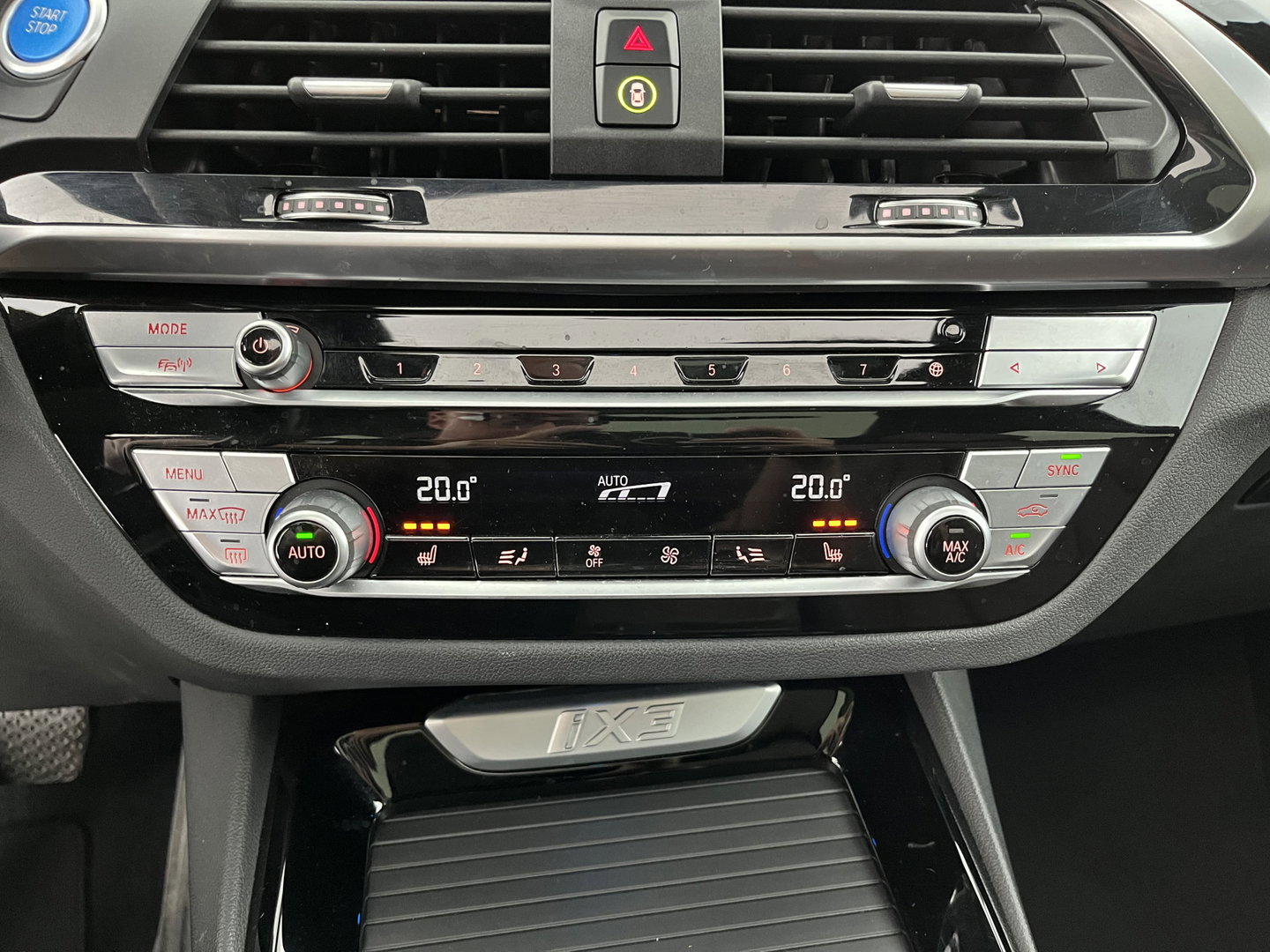 BMW iX3 Executive 80 kWh [3-Fase-11kW ] {SoH-99%} (INCL-BTW) Aut. *HEATPUMP | PANO | LEATHER | ADAPTIVE-CRUISE | FULL-LED | BLIND-SPOT | MEMORY-PACK | DIGI-COCKPIT | HEATED-COMFORTSEATS | KEYLESS | CAMERA | DAB+ | TOWBAR | 19''ALU*