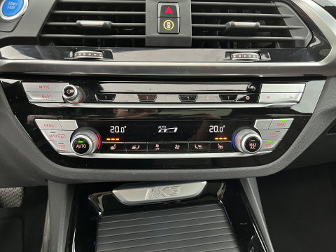 BMW iX3 Executive 80 kWh [3-Fase-11kW ] {SoH-99%} (INCL-BTW) Aut. *HEATPUMP | PANO | LEATHER | ADAPTIVE-CRUISE | FULL-LED | BLIND-SPOT | MEMORY-PACK | DIGI-COCKPIT | HEATED-COMFORTSEATS | KEYLESS | CAMERA | DAB+ | TOWBAR | 19''ALU*