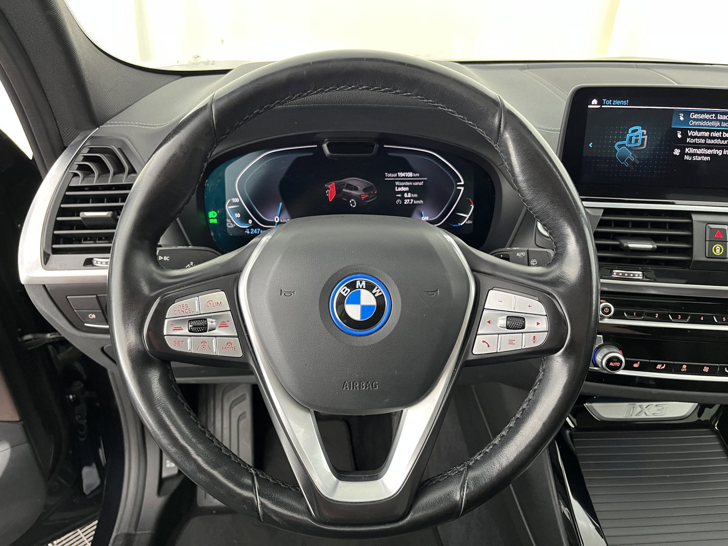 BMW iX3 Executive 80 kWh [3-Fase-11kW ] {SoH-99%} (INCL-BTW) Aut. *HEATPUMP | PANO | LEATHER | ADAPTIVE-CRUISE | FULL-LED | BLIND-SPOT | MEMORY-PACK | DIGI-COCKPIT | HEATED-COMFORTSEATS | KEYLESS | CAMERA | DAB+ | TOWBAR | 19''ALU*