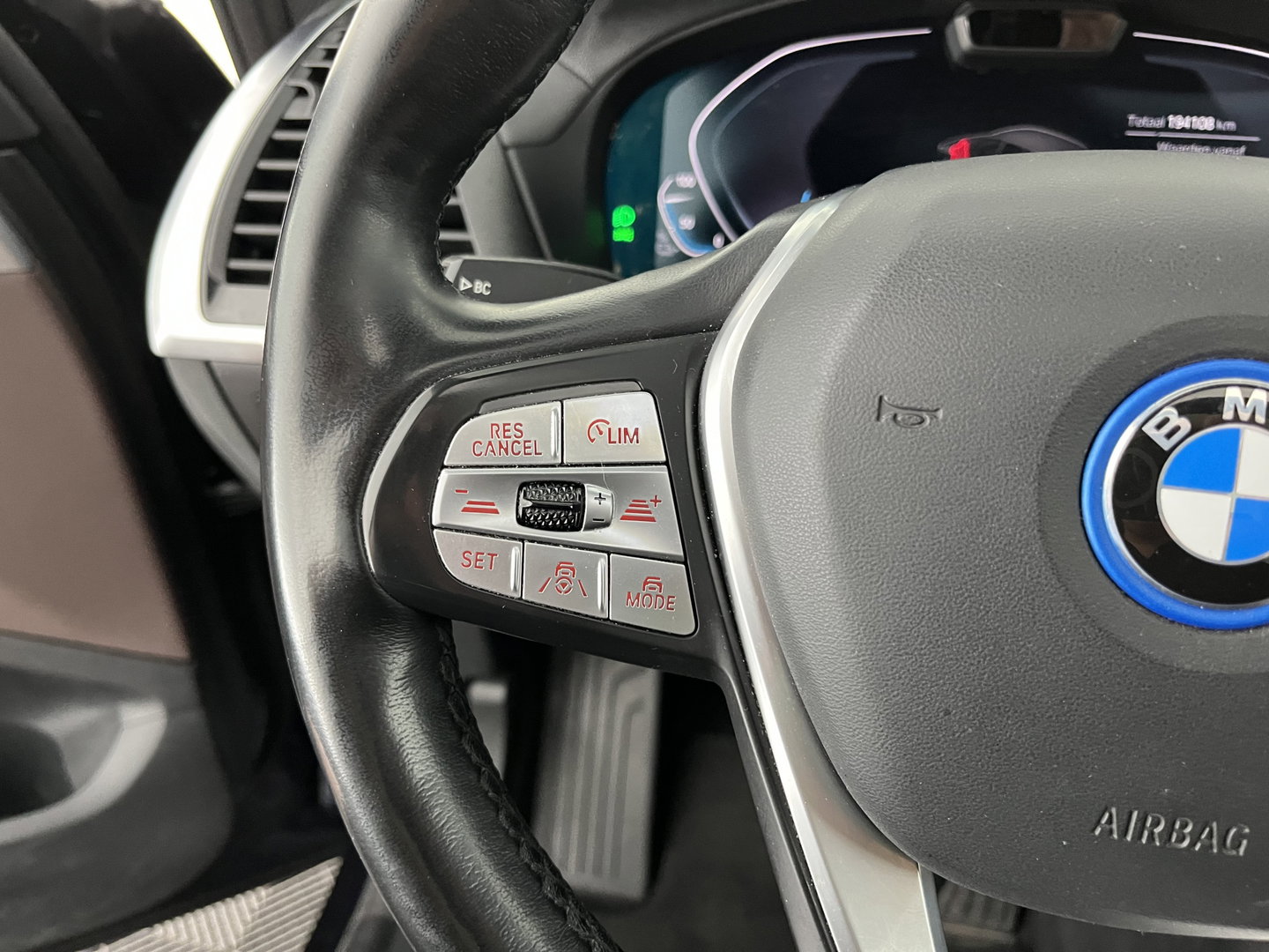 BMW iX3 Executive 80 kWh [3-Fase-11kW ] {SoH-99%} (INCL-BTW) Aut. *HEATPUMP | PANO | LEATHER | ADAPTIVE-CRUISE | FULL-LED | BLIND-SPOT | MEMORY-PACK | DIGI-COCKPIT | HEATED-COMFORTSEATS | KEYLESS | CAMERA | DAB+ | TOWBAR | 19''ALU*