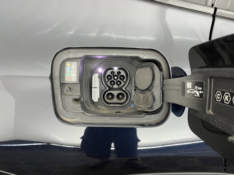 BMW iX3 Executive 80 kWh [3-Fase-11kW ] {SoH-99%} (INCL-BTW) Aut. *HEATPUMP | PANO | LEATHER | ADAPTIVE-CRUISE | FULL-LED | BLIND-SPOT | MEMORY-PACK | DIGI-COCKPIT | HEATED-COMFORTSEATS | KEYLESS | CAMERA | DAB+ | TOWBAR | 19''ALU*