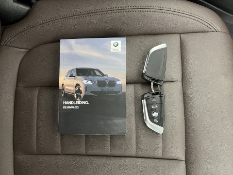 BMW iX3 Executive 80 kWh [3-Fase-11kW ] {SoH-99%} (INCL-BTW) Aut. *HEATPUMP | PANO | LEATHER | ADAPTIVE-CRUISE | FULL-LED | BLIND-SPOT | MEMORY-PACK | DIGI-COCKPIT | HEATED-COMFORTSEATS | KEYLESS | CAMERA | DAB+ | TOWBAR | 19''ALU*