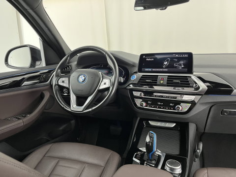 BMW iX3 Executive 80 kWh [3-Fase-11kW ] {SoH-99%} (INCL-BTW) Aut. *HEATPUMP | PANO | LEATHER | ADAPTIVE-CRUISE | FULL-LED | BLIND-SPOT | MEMORY-PACK | DIGI-COCKPIT | HEATED-COMFORTSEATS | KEYLESS | CAMERA | DAB+ | TOWBAR | 19''ALU*